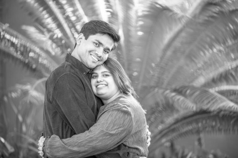 Phoenix Botanical Gardens Engagement Session | Vishal &#038; Perna – Lovelee Photography